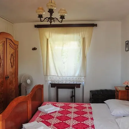 Сasa de vacaciones Charming House Ruza In