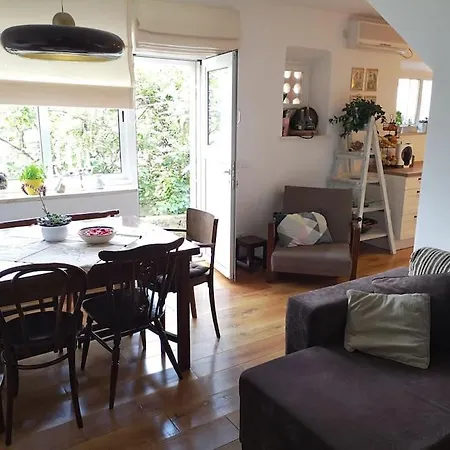 Сasa de vacaciones Charming House Ruza In *